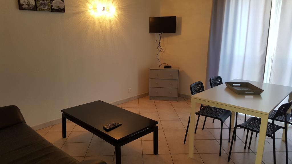 Appart'Hotel Residella Aubagne 제므노 외부 사진